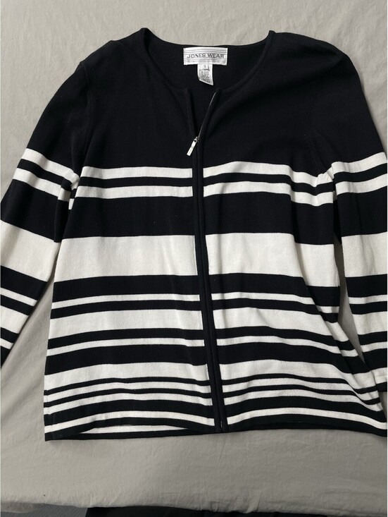 Jones Wear Sweaters - Vintage Jones Wear Zip Up Sweater Size Small